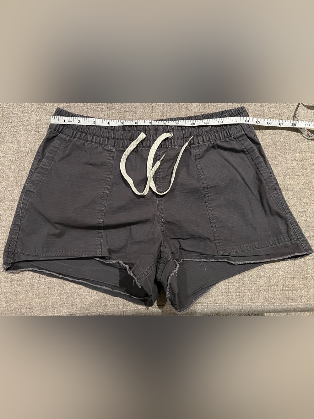 Vuori Ripstop Shorts Charcoal Women's Small - Picture 10 of 12